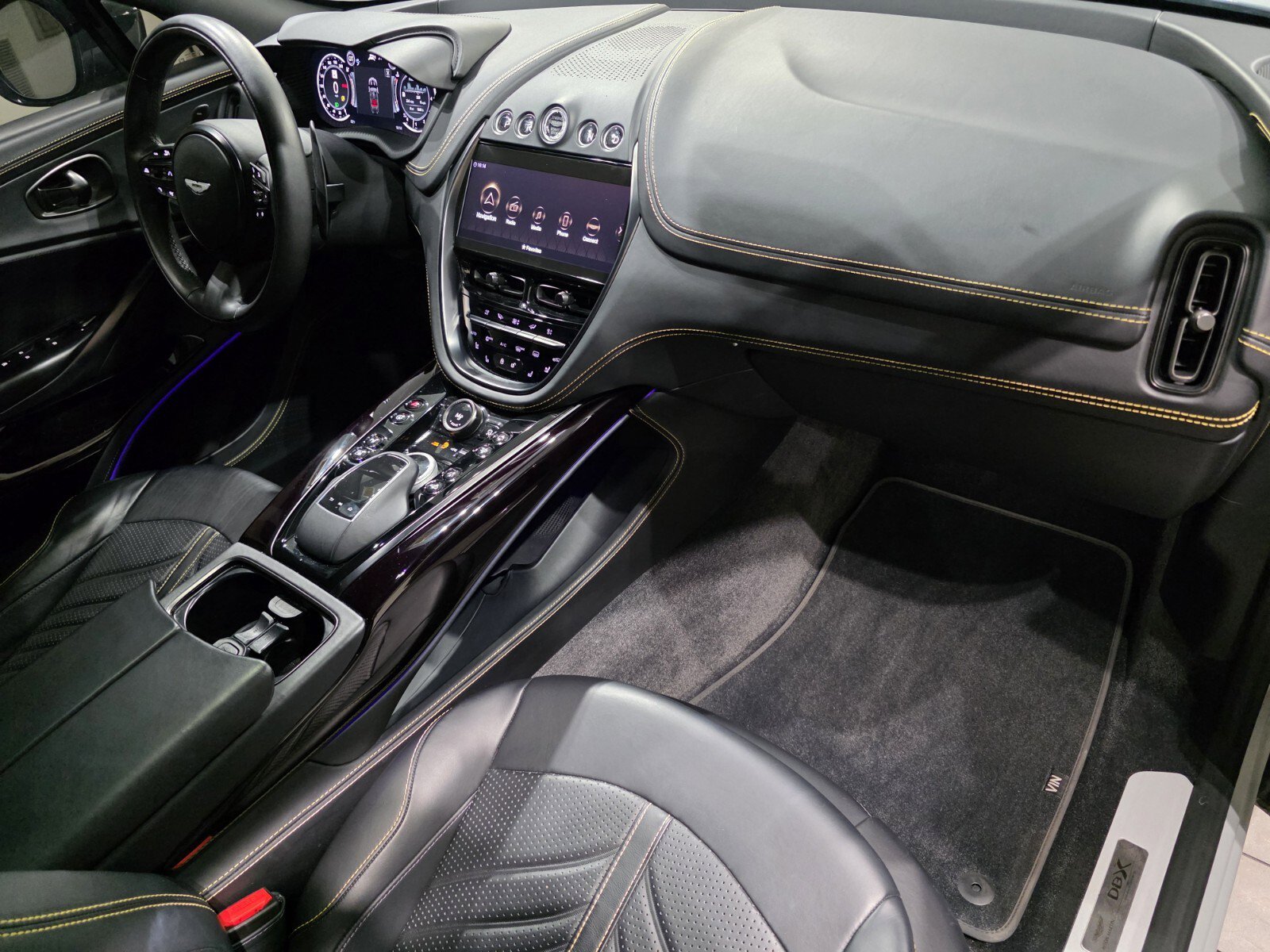 Used 2024 Aston Martin DBX 707 image 24