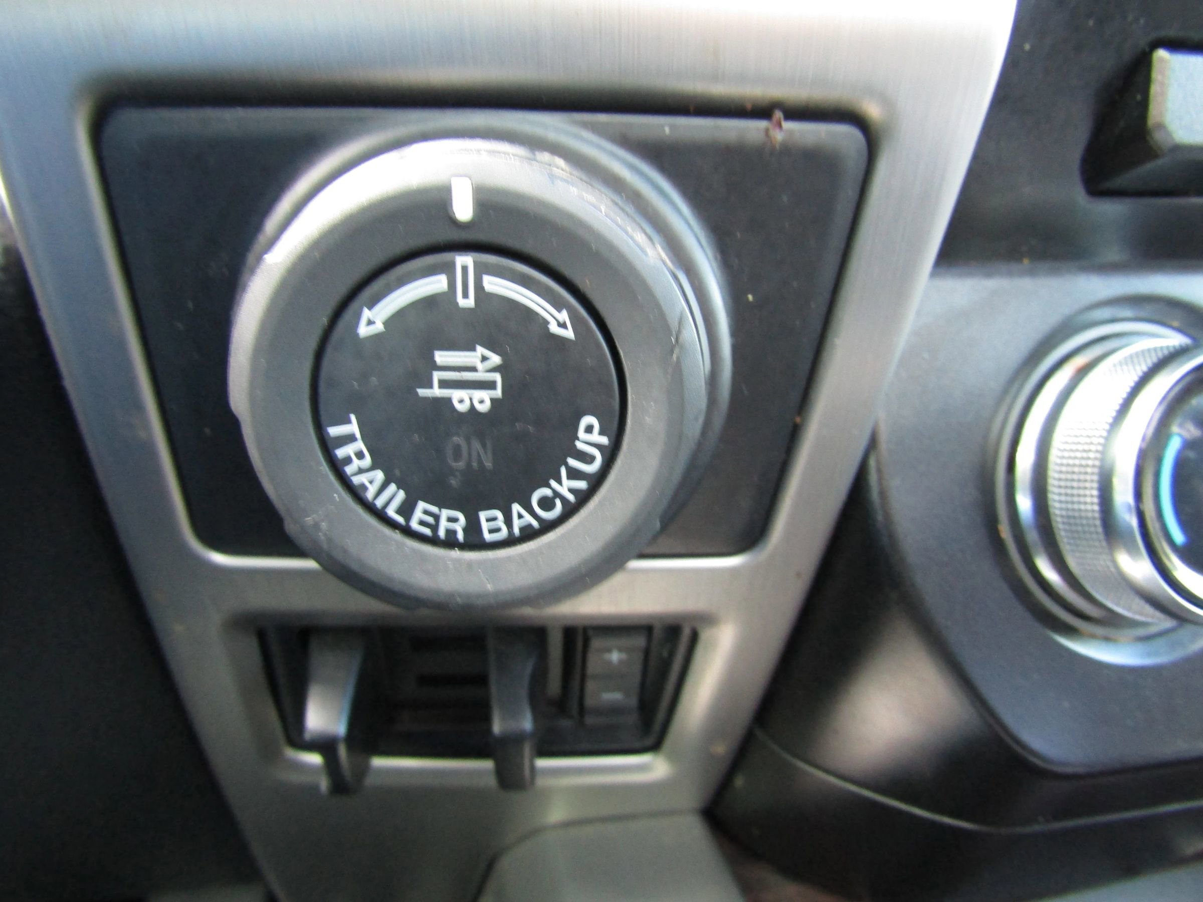 Used 2016 Ford F150 Platinum w/ Equipment Group 701A Luxury image 28