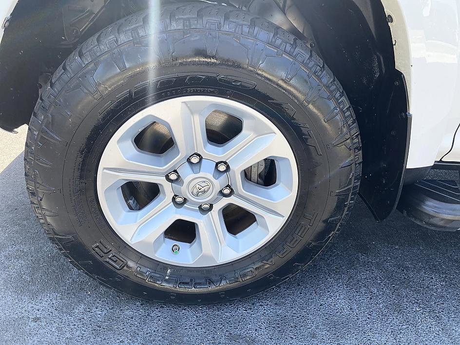 Used 2016 Toyota 4Runner SR5 AWD/4WD image 8