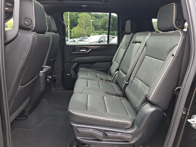 Used 2025 GMC Yukon XL Elevation AWD/4WD image 17