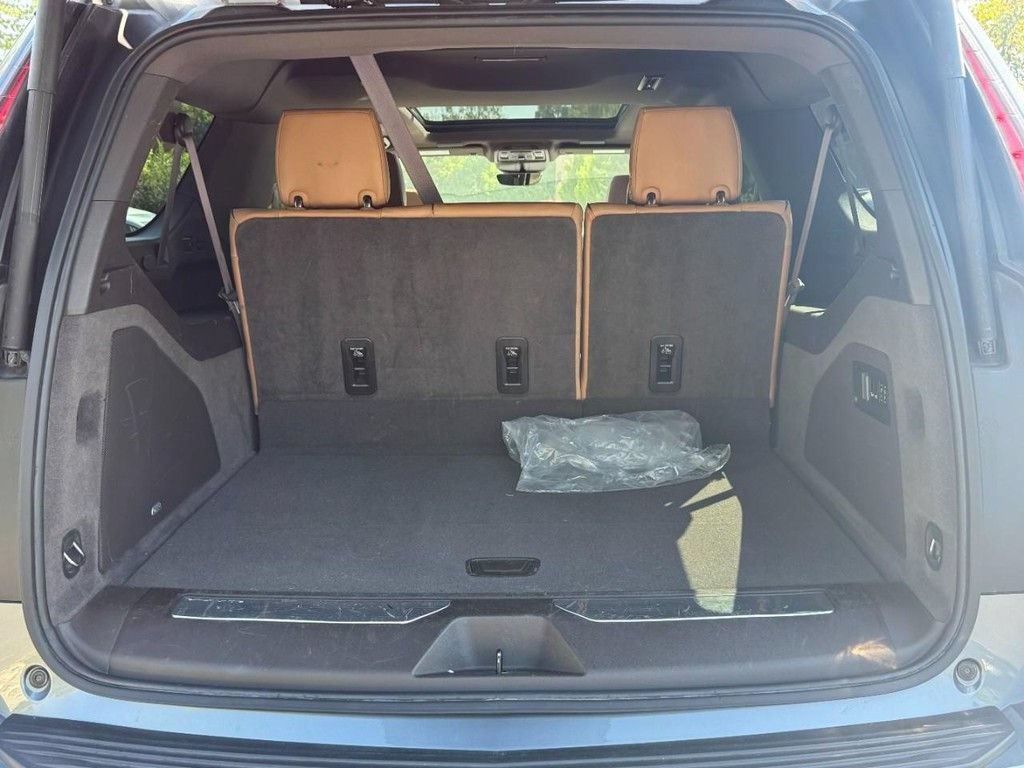 Used 2021 Cadillac Escalade ESV Premium Luxury AWD/4WD image 7