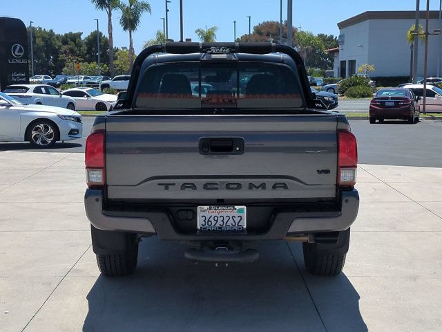 Used 2019 Toyota Tacoma TRD Sport w/ Technology Package AWD/4WD image 12