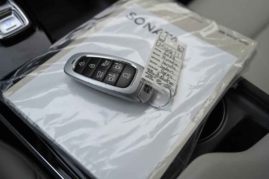 Used 2023 Hyundai Sonata Limited w/ Preferred Accessory Package image 34