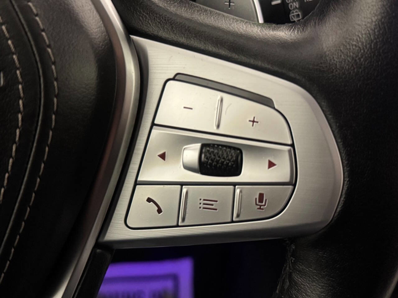 Used 2021 BMW X7 xDrive40i w/ Premium Package image 39