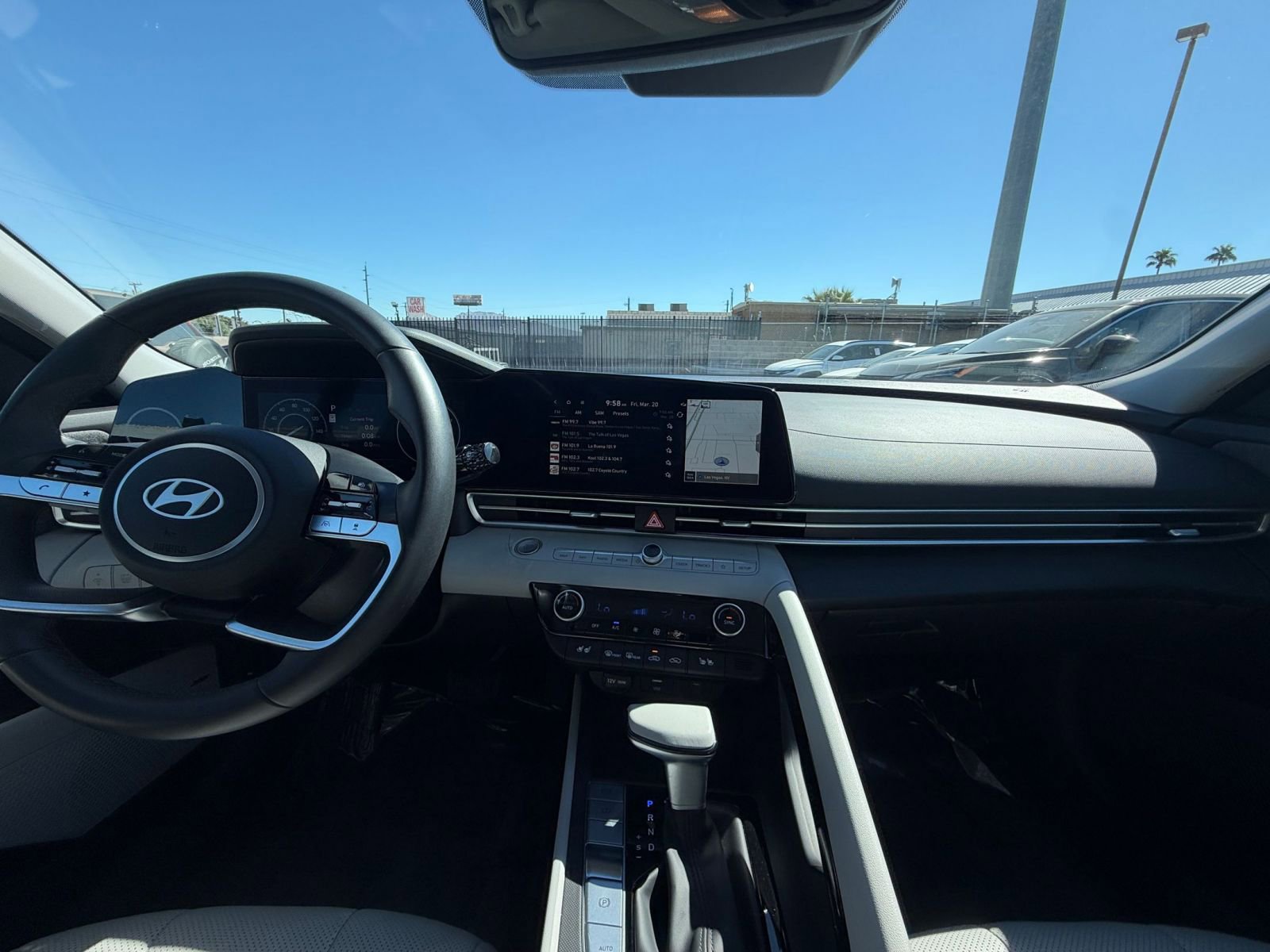 Used 2025 Hyundai Elantra Limited FWD image 35