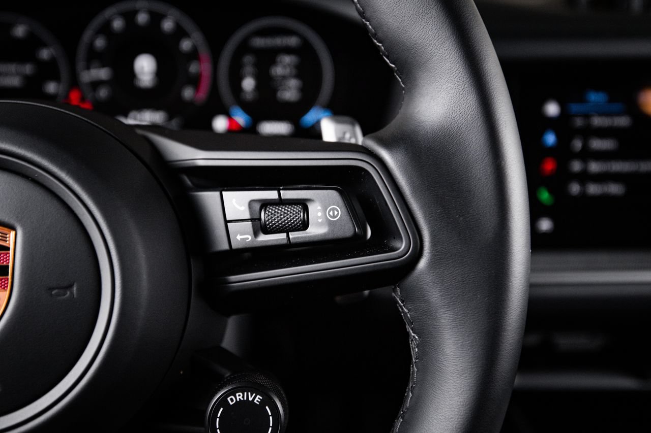 Certified 2026 Porsche Cayenne AWD/4WD image 16