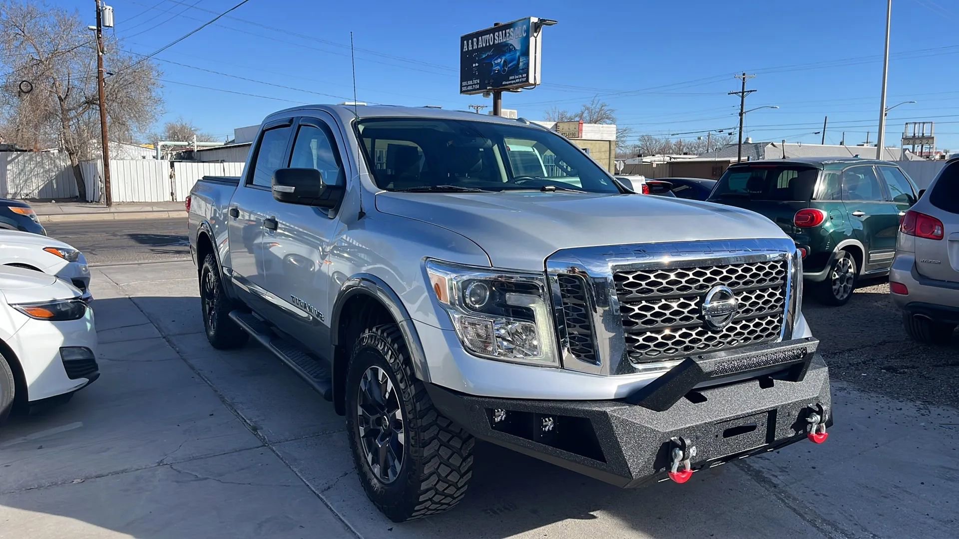 Used 2018 Nissan Titan PRO-4X image 3