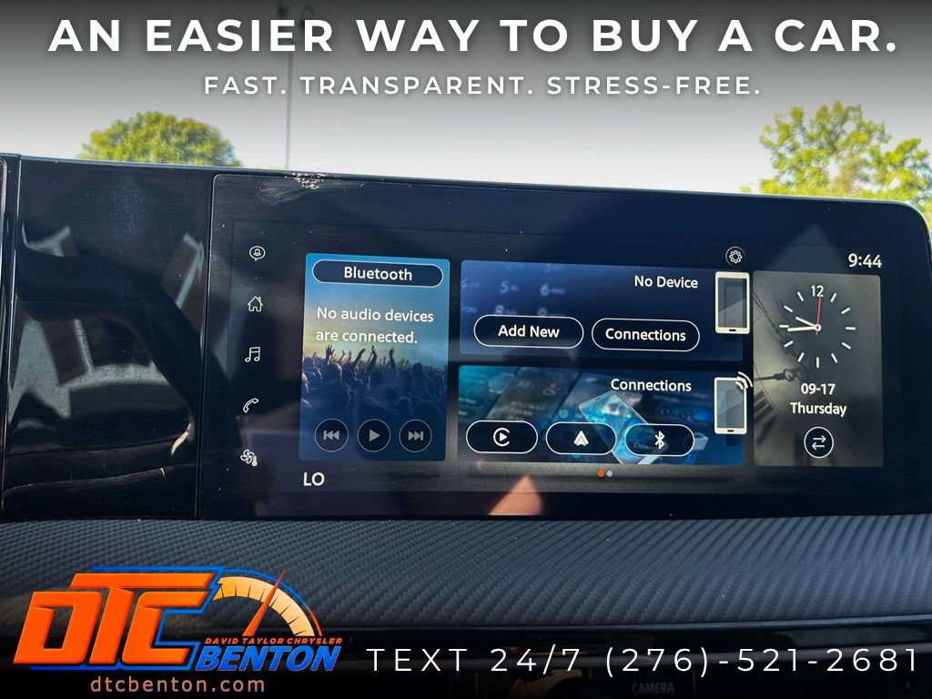 Used 2025 Nissan Kicks SR FWD image 18