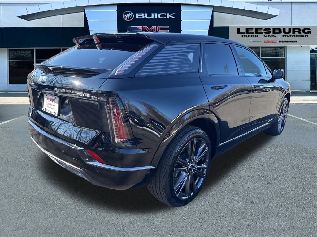 Used 2025 Cadillac Optiq Sport 2 image 6