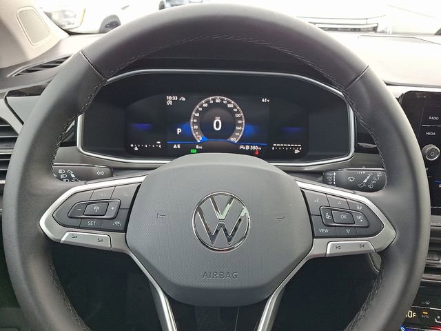 New 2026 Volkswagen Taos SE image 10