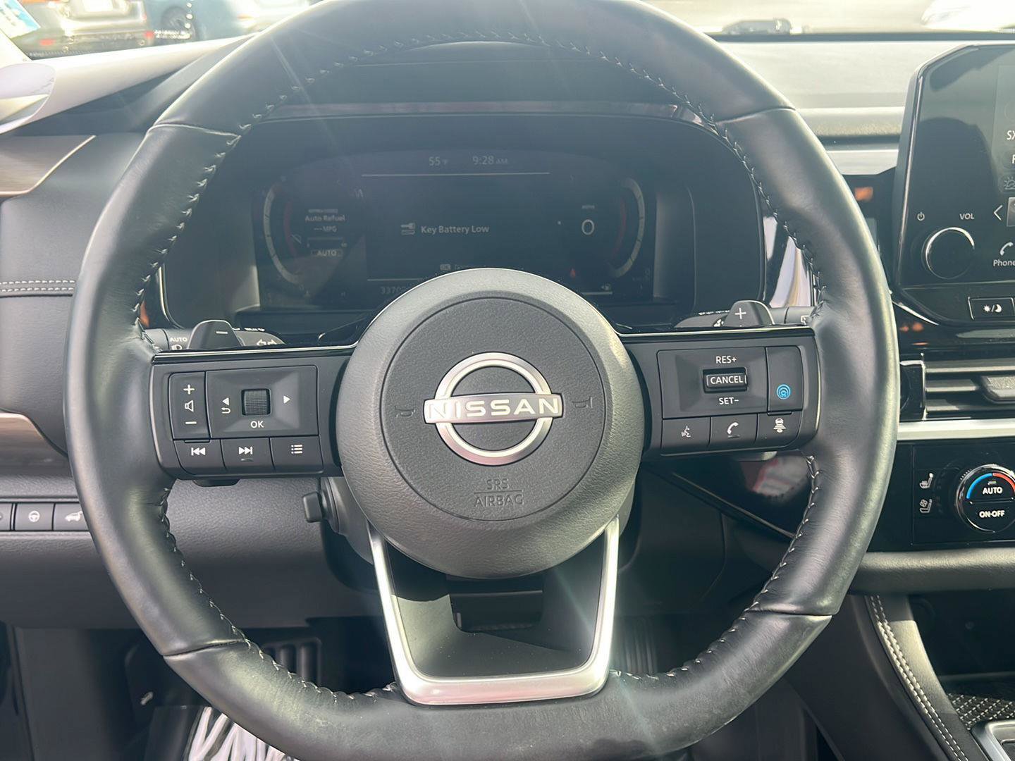 Used 2023 Nissan Pathfinder Platinum image 21