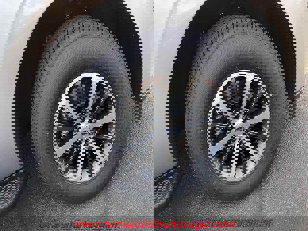 Used 2020 Ford Expedition XLT image 23