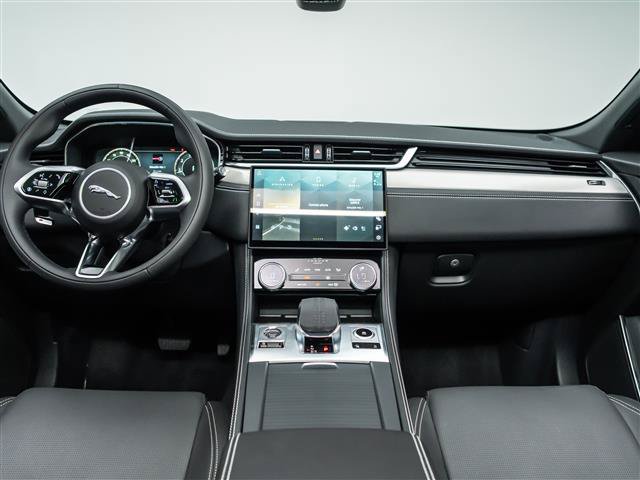 New 2026 Jaguar F-PACE R-Dynamic S AWD/4WD image 18