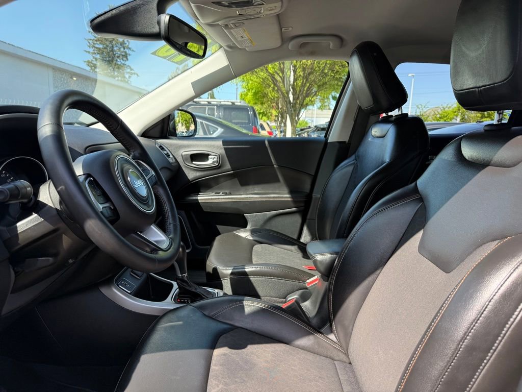 Used 2018 Jeep Compass Latitude w/ Popular Equipment Group FWD image 15