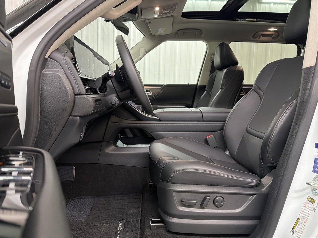 Certified 2025 INFINITI QX80 Pure image 13