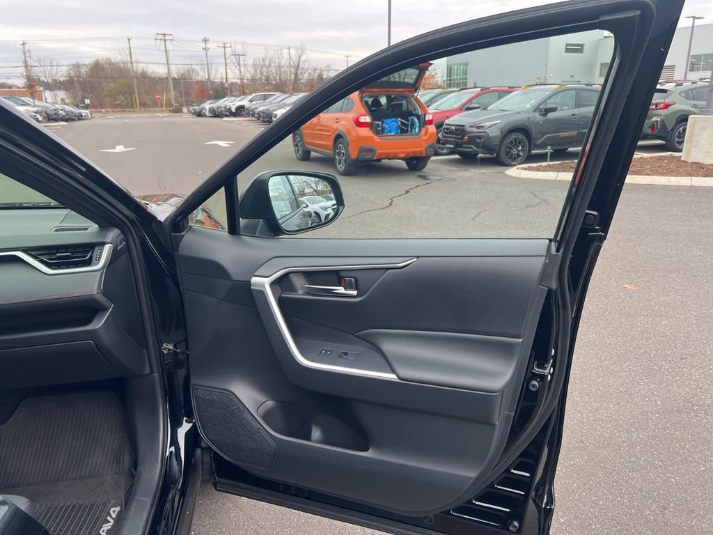 Used 2023 Toyota RAV4 SE image 36