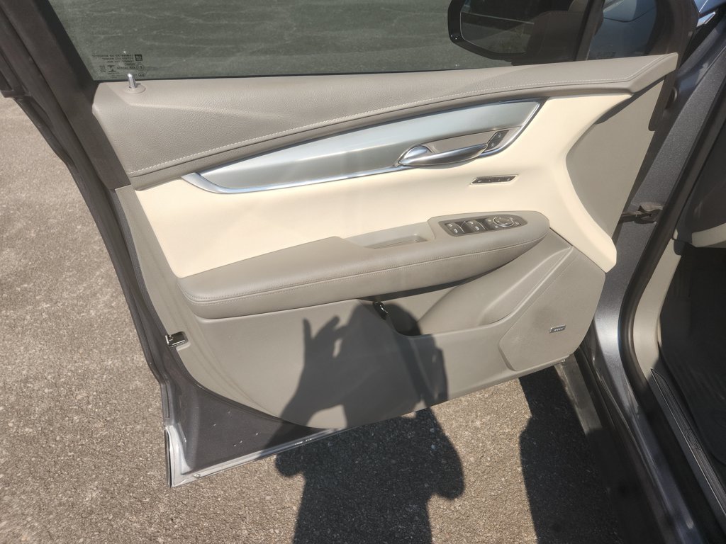 Used 2021 Cadillac XT5 Premium Luxury w/ LPO, Floor Liner Package FWD image 11