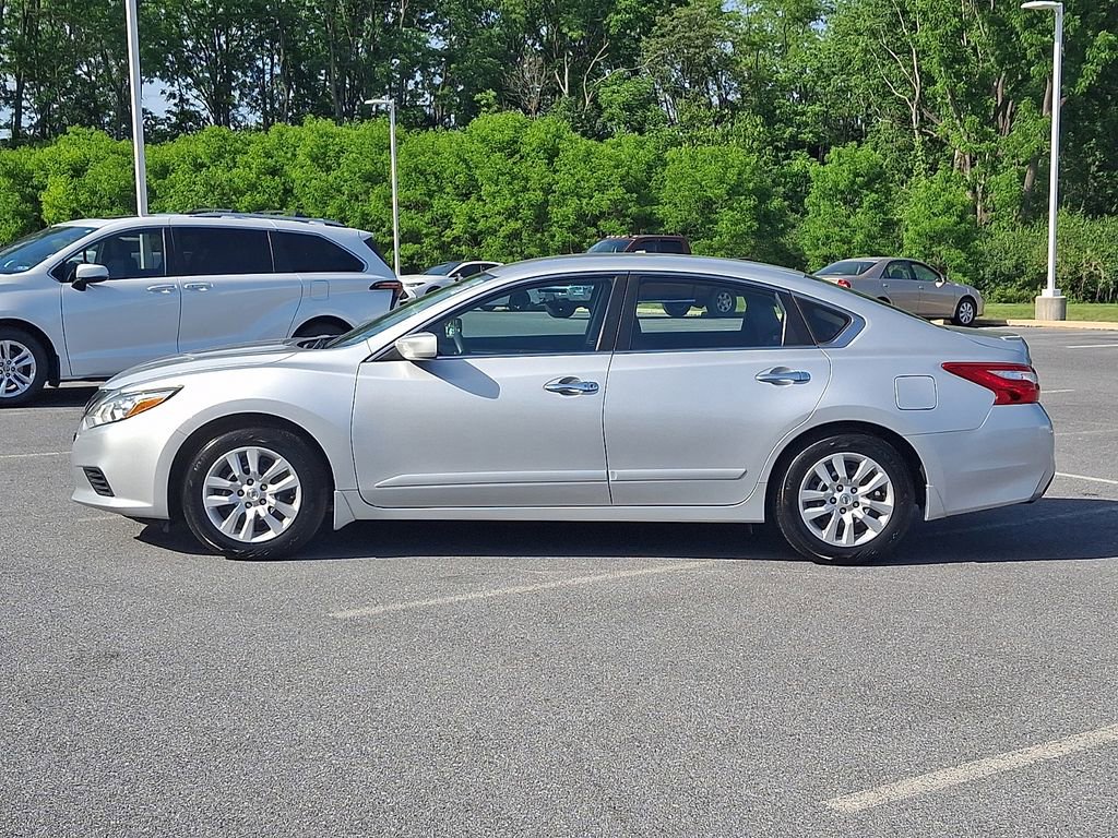 Used 2017 Nissan Altima 2.5 S w/ Power Driver Seat Package FWD image 7