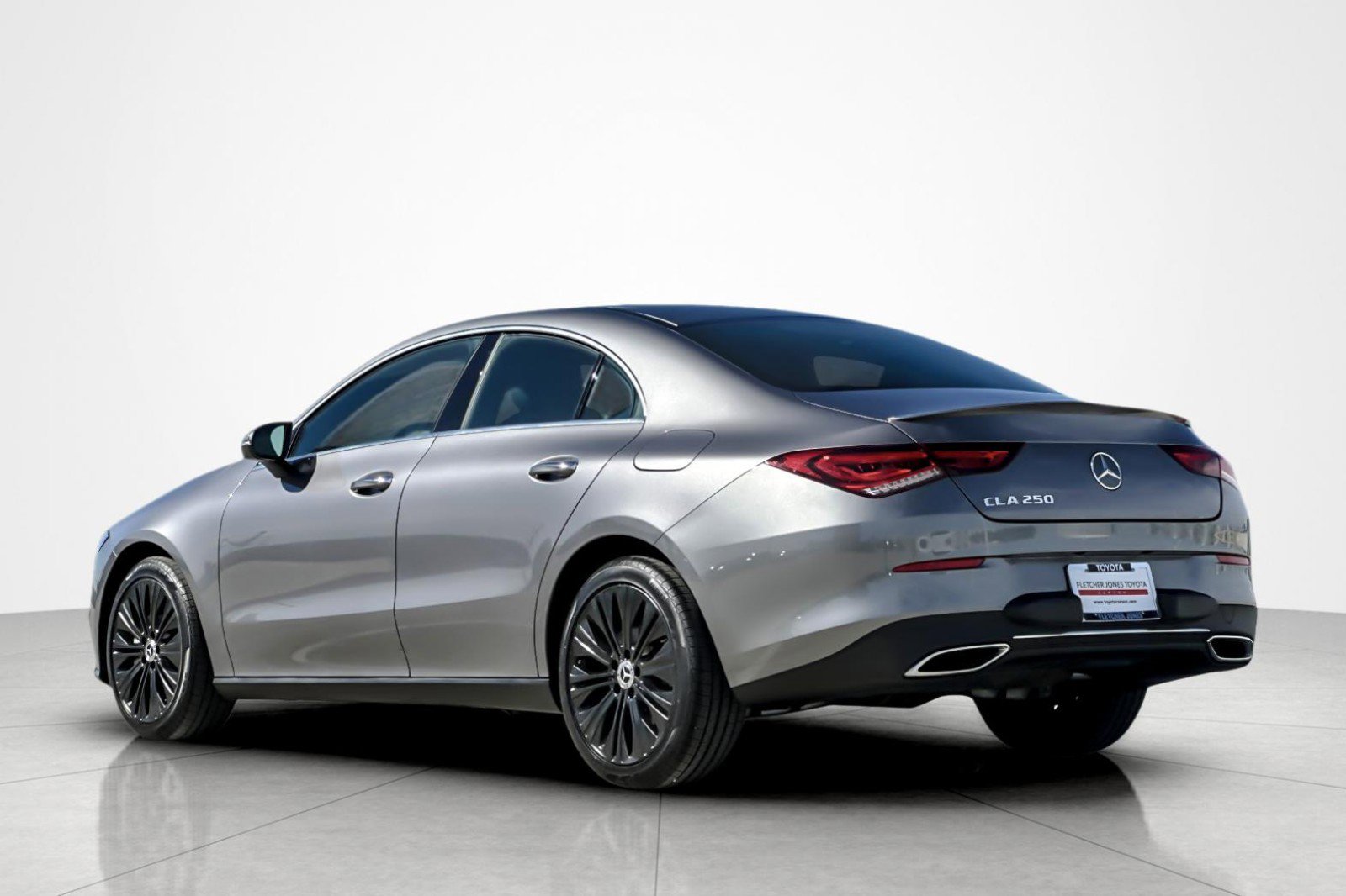 Used 2023 Mercedes-Benz CLA 250 w/ Premium Package image 3