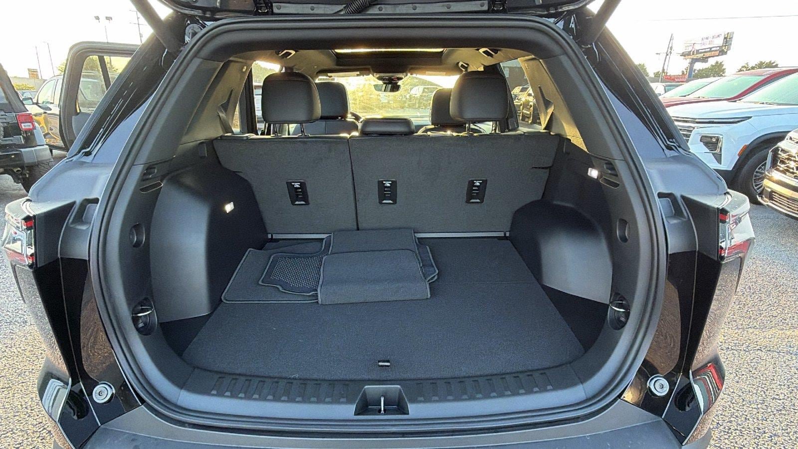 New 2027 Chevrolet Equinox RS w/ Safety and Technology Package FWD image 14
