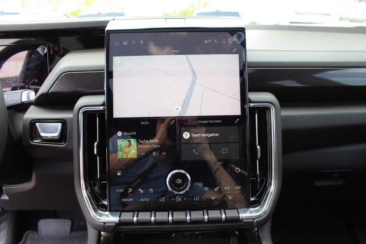 New 2026 GMC Yukon XL Elevation AWD/4WD image 14