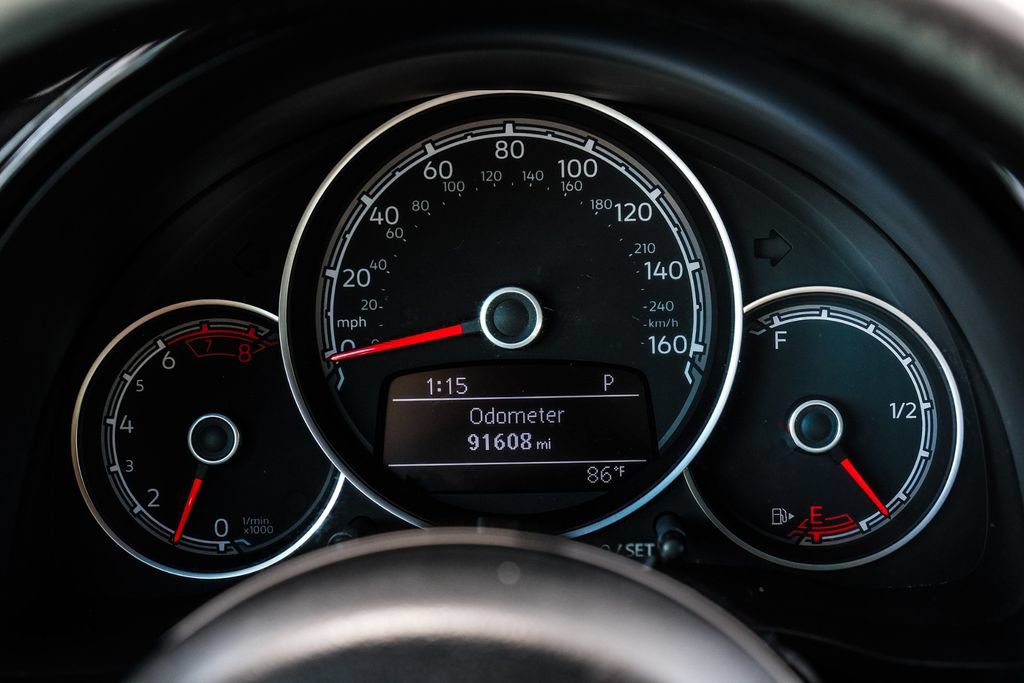 Used 2018 Volkswagen Beetle 2.0T S FWD image 12