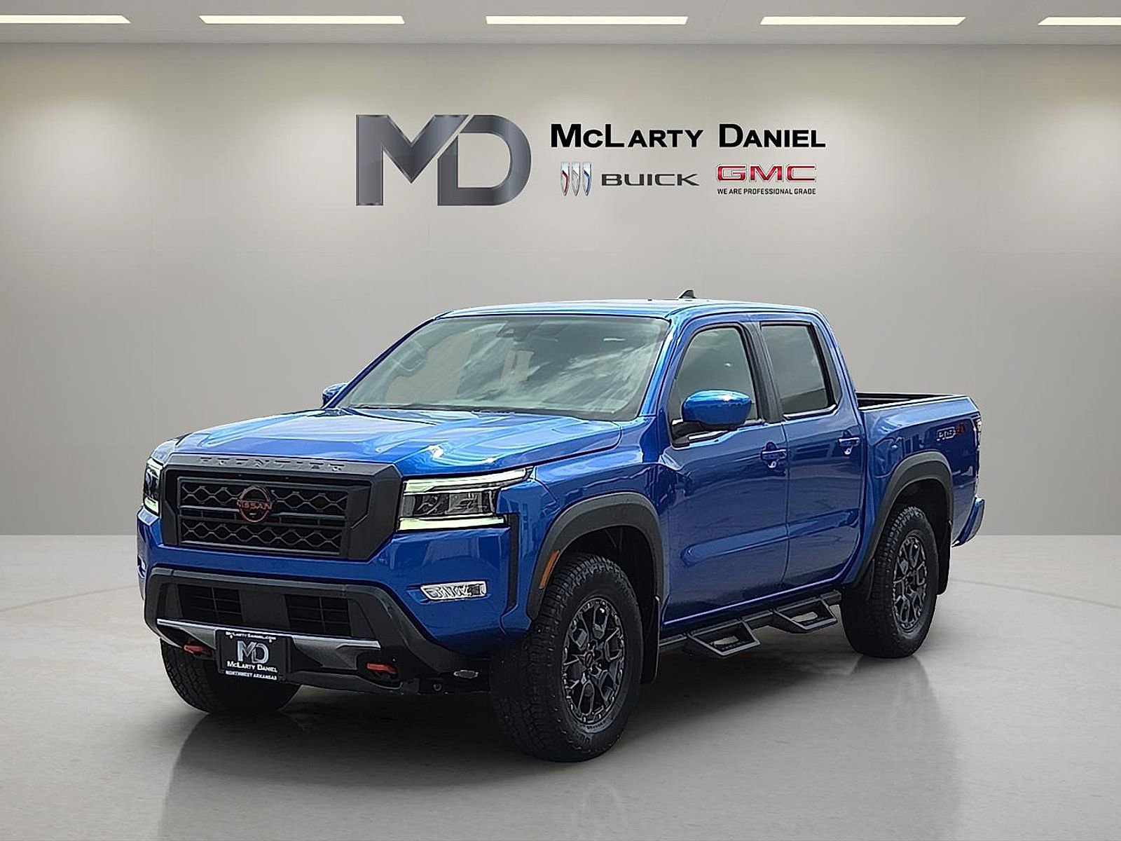 Used 2024 Nissan Frontier PRO-4X w/ Pro Premium Package AWD/4WD image 2