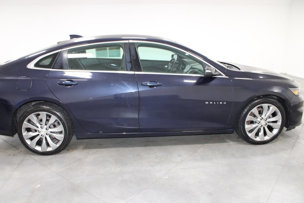 Used 2017 Chevrolet Malibu LT w/ Leather Package FWD image 11