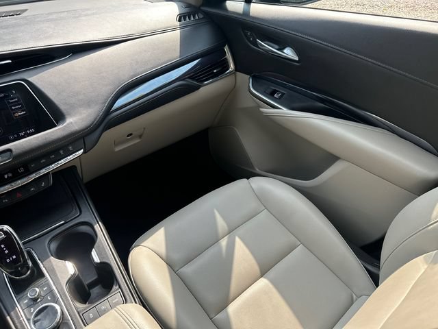 Used 2023 Cadillac XT4 Luxury w/ Driver Awareness Package AWD/4WD image 21