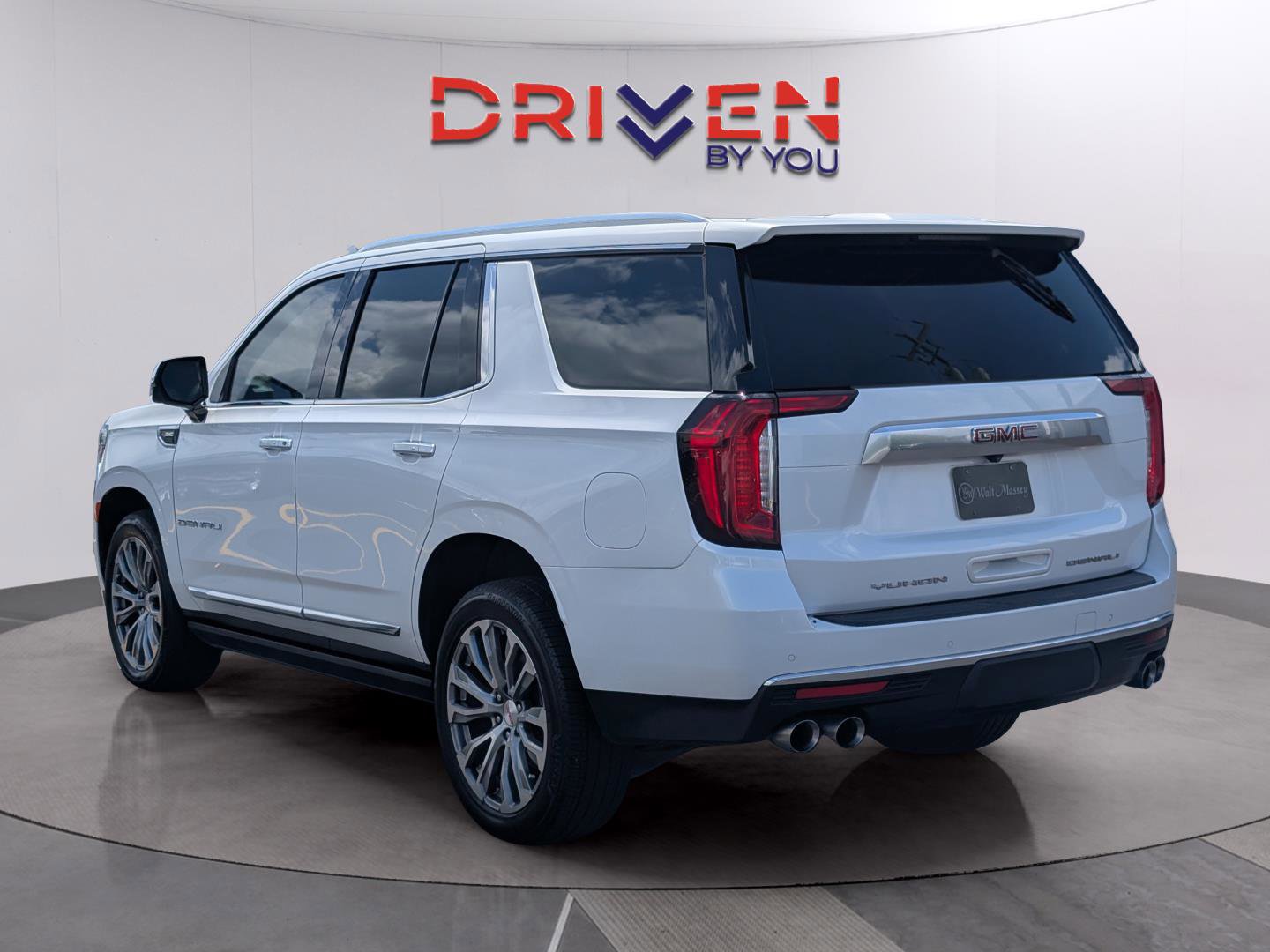 Used 2021 GMC Yukon Denali RWD image 3