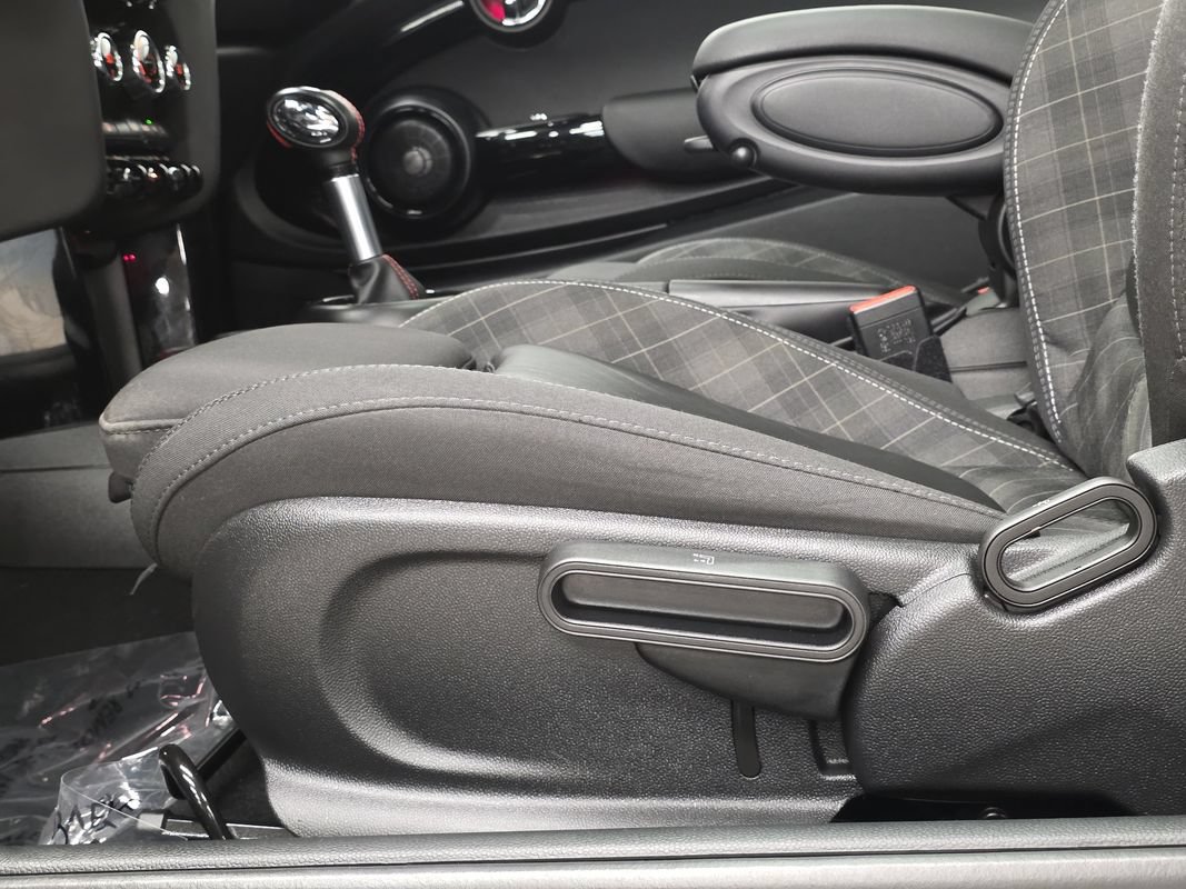 Used 2018 MINI Cooper John Cooper Works FWD image 28