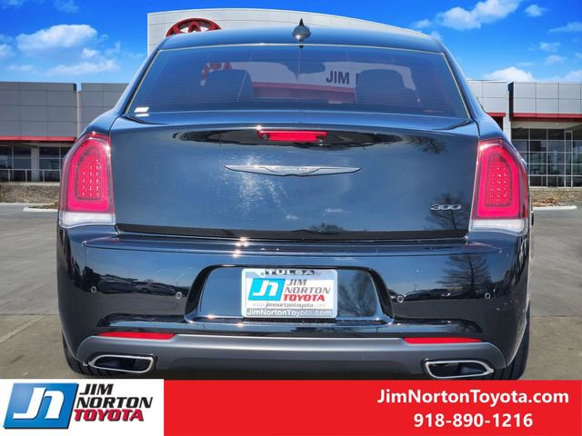 Used 2023 Chrysler 300 Touring L w/ Popular Equipment Group image 7