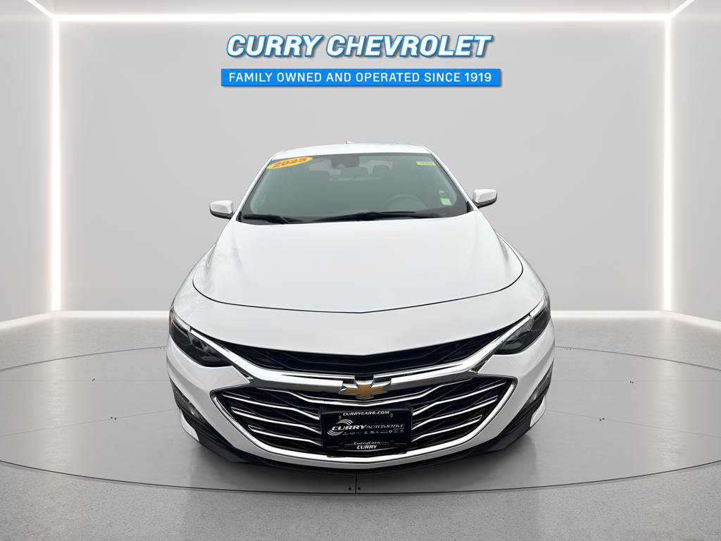 Used 2025 Chevrolet Malibu LT image 3