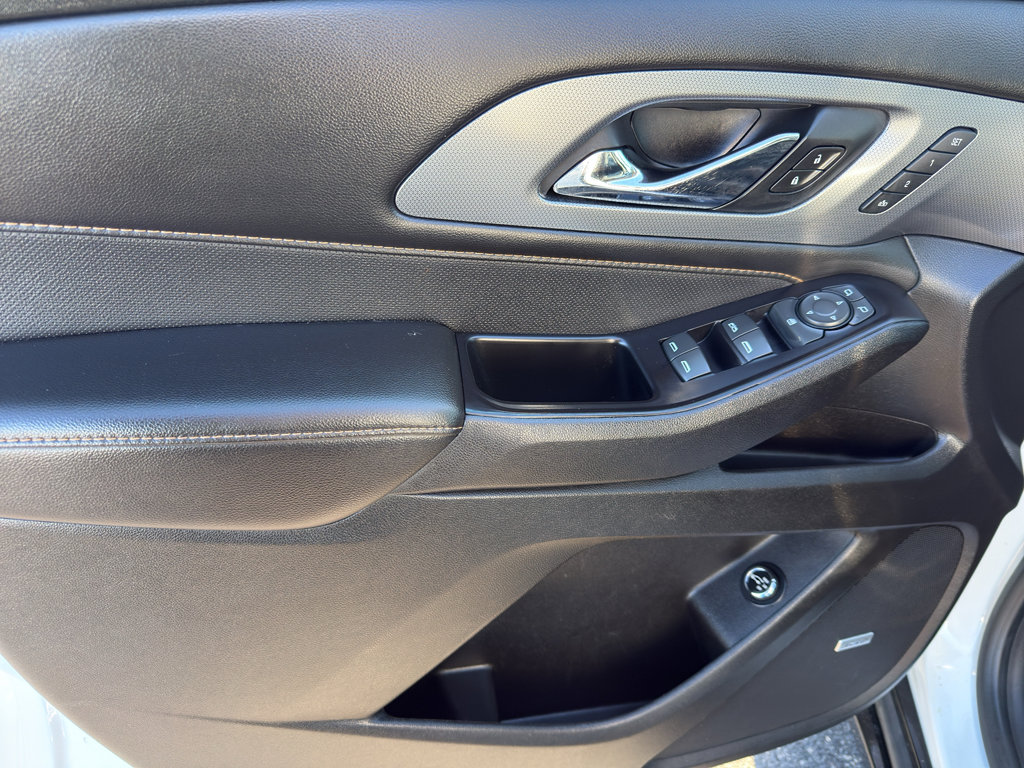 Used 2020 Chevrolet Traverse Premier w/ Redline Edition image 12