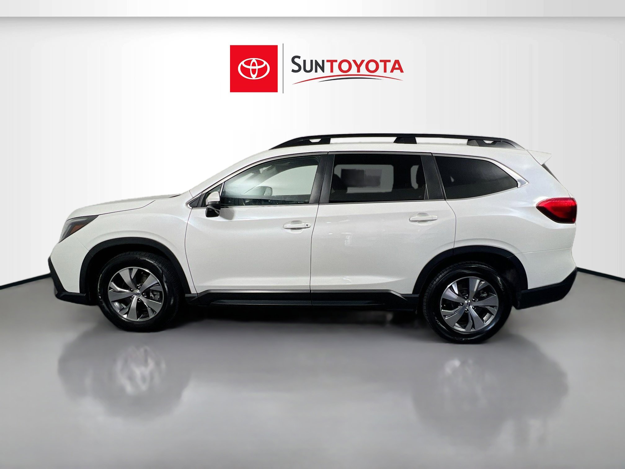 Used 2023 Subaru Ascent Premium w/ Convenience Package AWD/4WD image 7