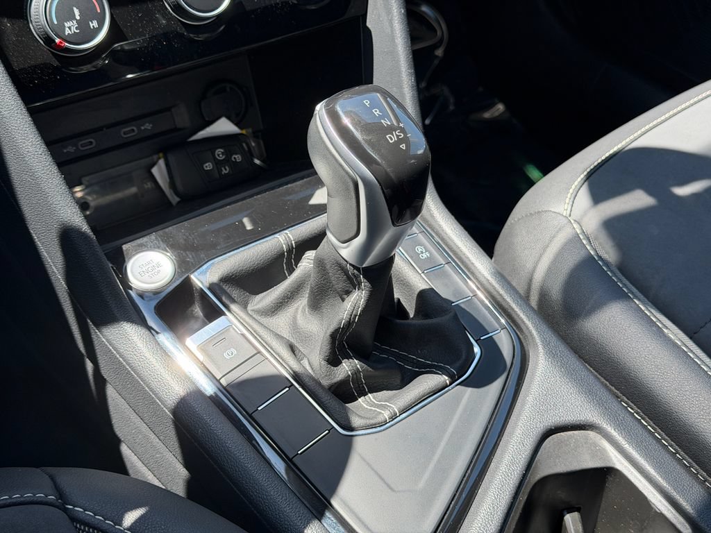 Certified 2023 Volkswagen Taos SE FWD image 19