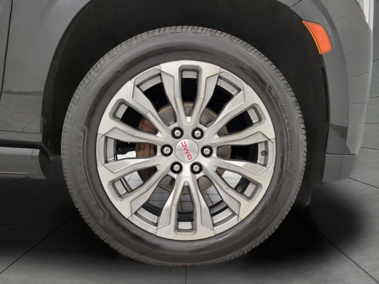 Used 2023 GMC Yukon XL Denali w/ Max Trailering Package image 4