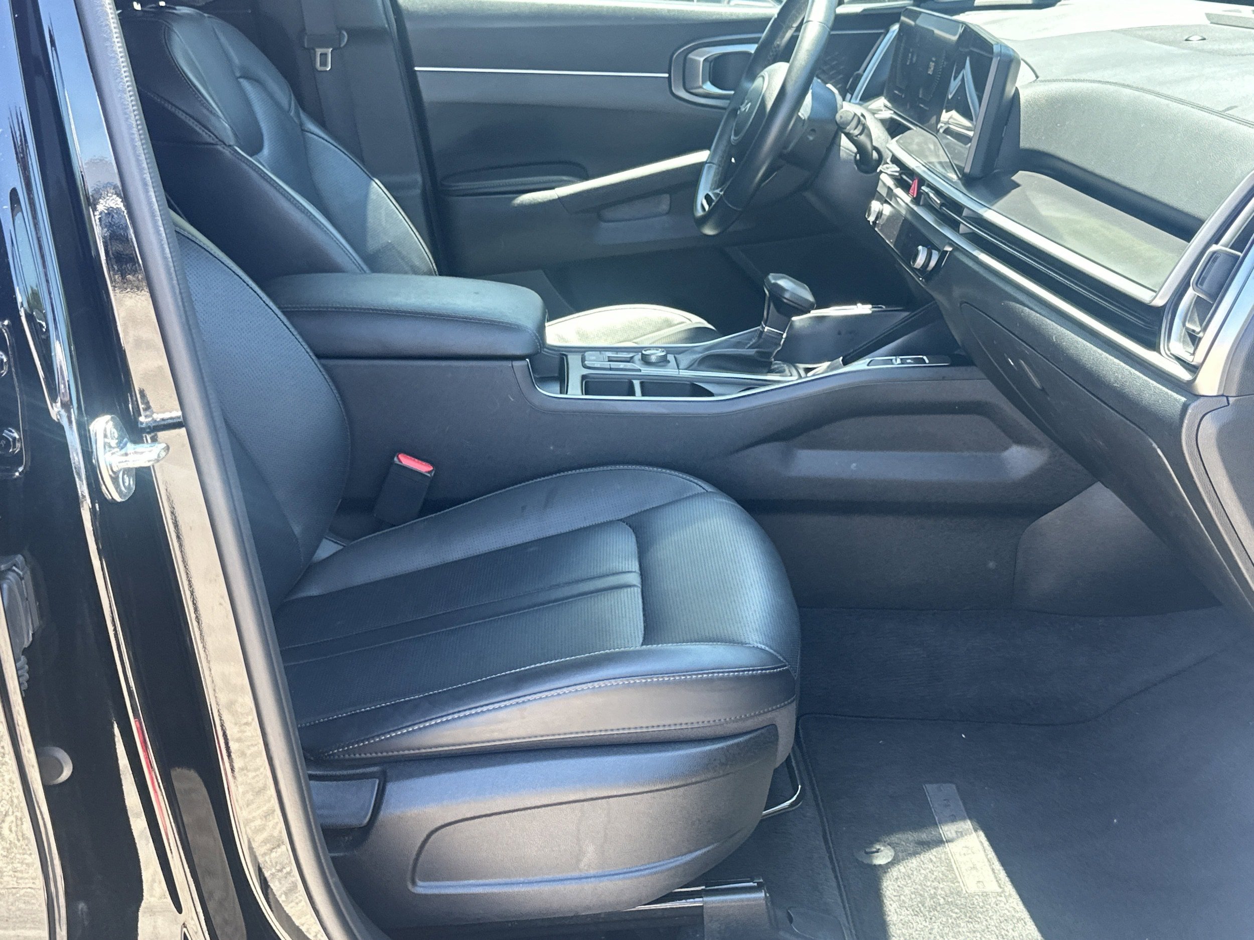 Used 2024 Kia Sorento S FWD image 13