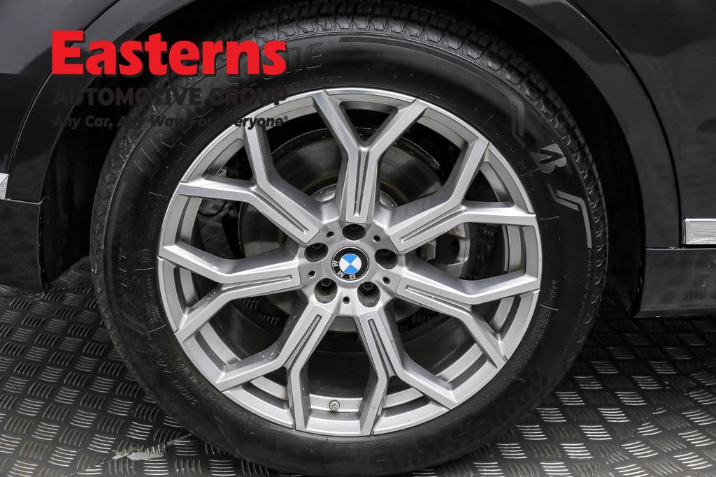 Used 2022 BMW X7 xDrive40i w/ Premium Package AWD/4WD image 28