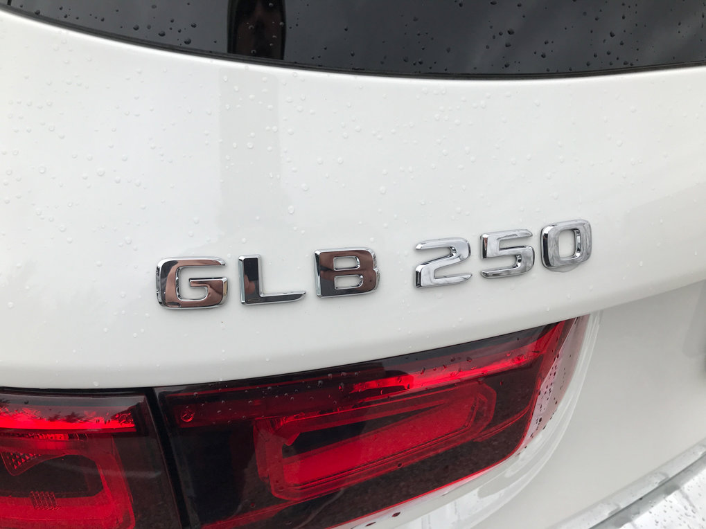 Used 2023 Mercedes-Benz GLB 250 4MATIC image 11