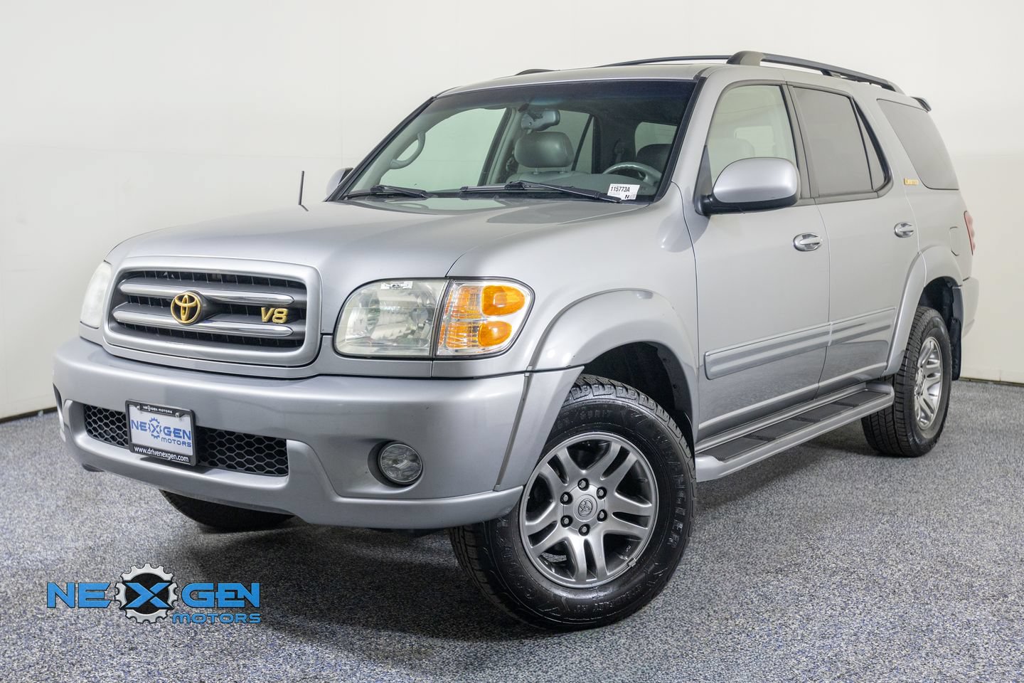 Used 2004 Toyota Sequoia Limited w/ Preferred Accessory Pkg AWD/4WD image 4