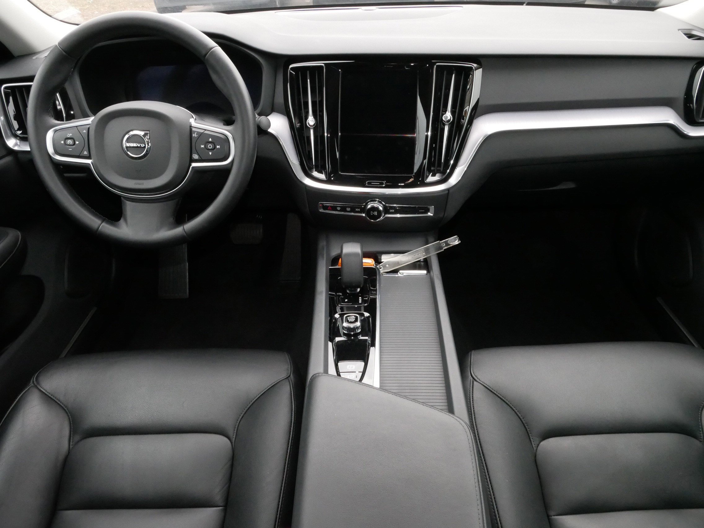 Used 2025 Volvo S60 B5 Core image 10