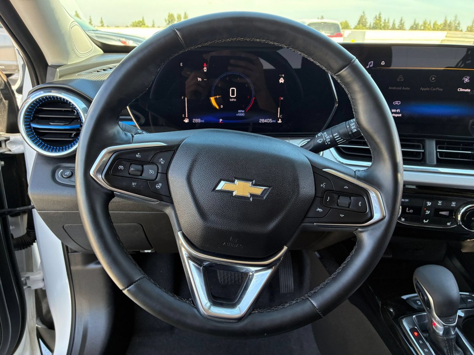 Used 2025 Chevrolet Trax LT w/ LT Convenience Package FWD image 22