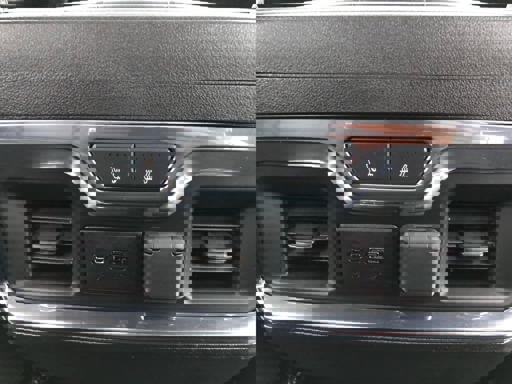 Used 2020 Chevrolet Silverado 1500 High Country w/ Technology Package image 40