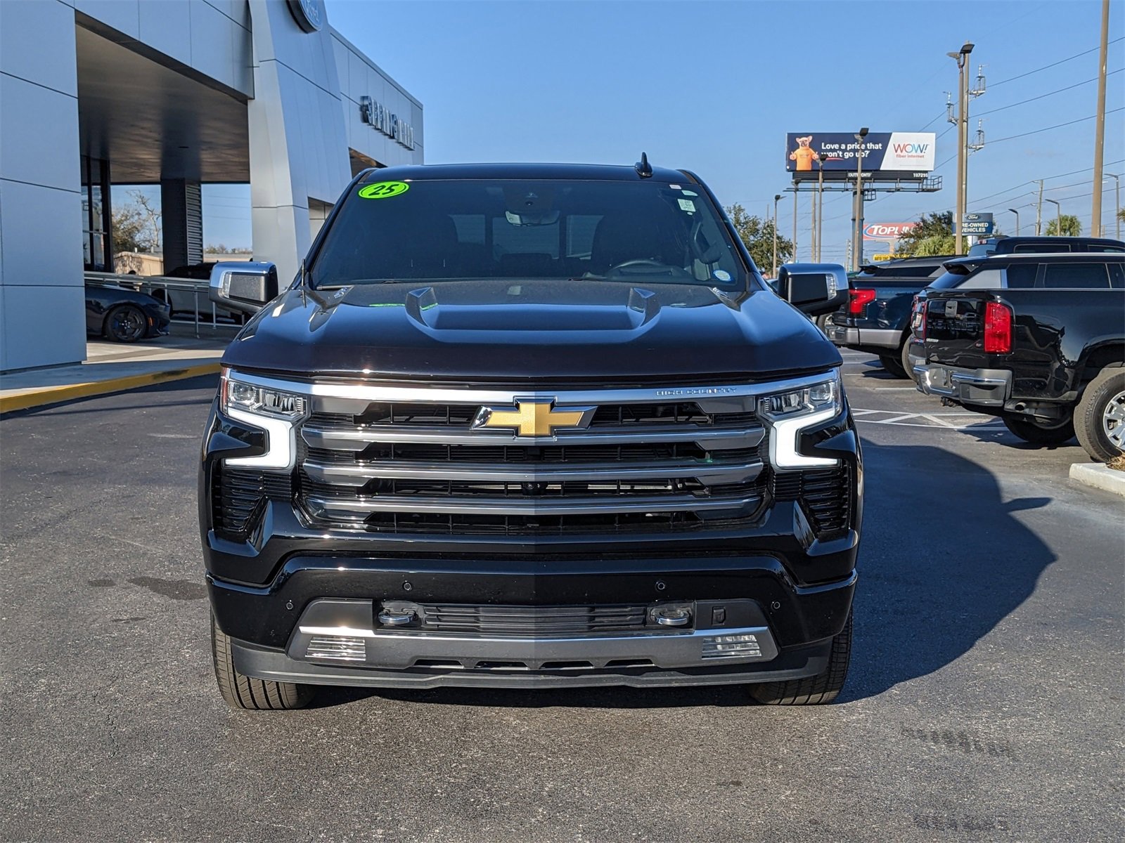 Used 2025 Chevrolet Silverado 1500 High Country image 3