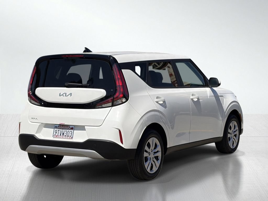 Used 2025 Kia Soul LX FWD image 8