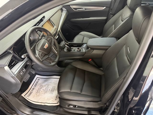 Used 2025 Cadillac XT5 Luxury w/ LPO, Floor Liner Package FWD image 15