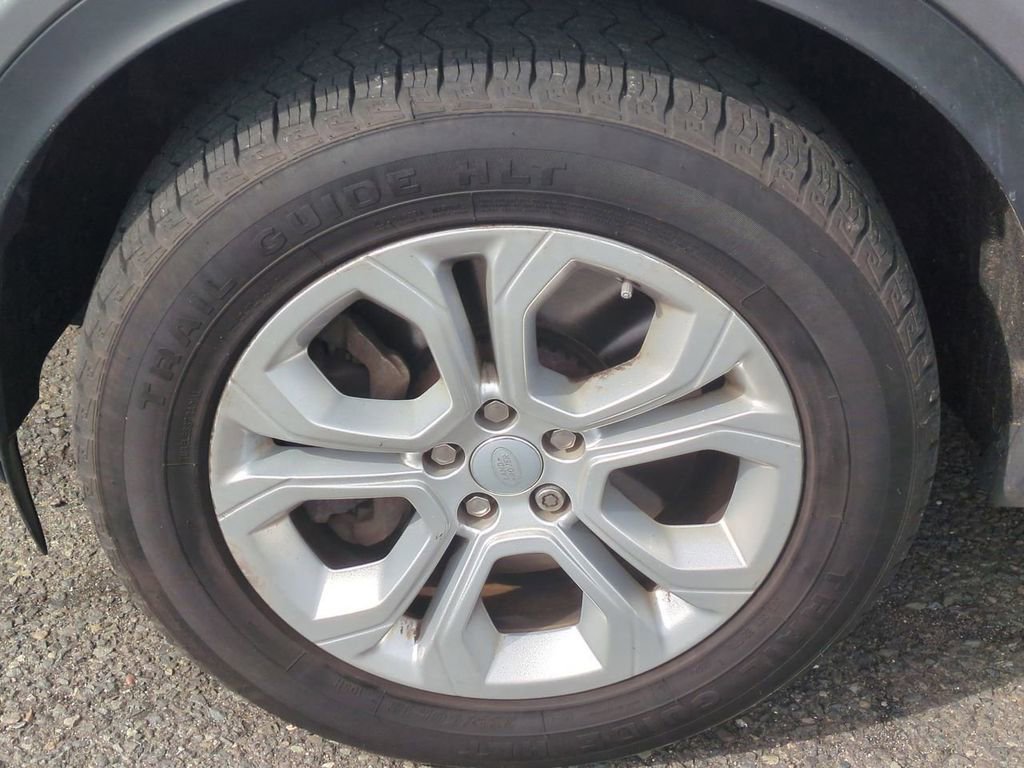 Used 2020 Land Rover Discovery Sport image 9