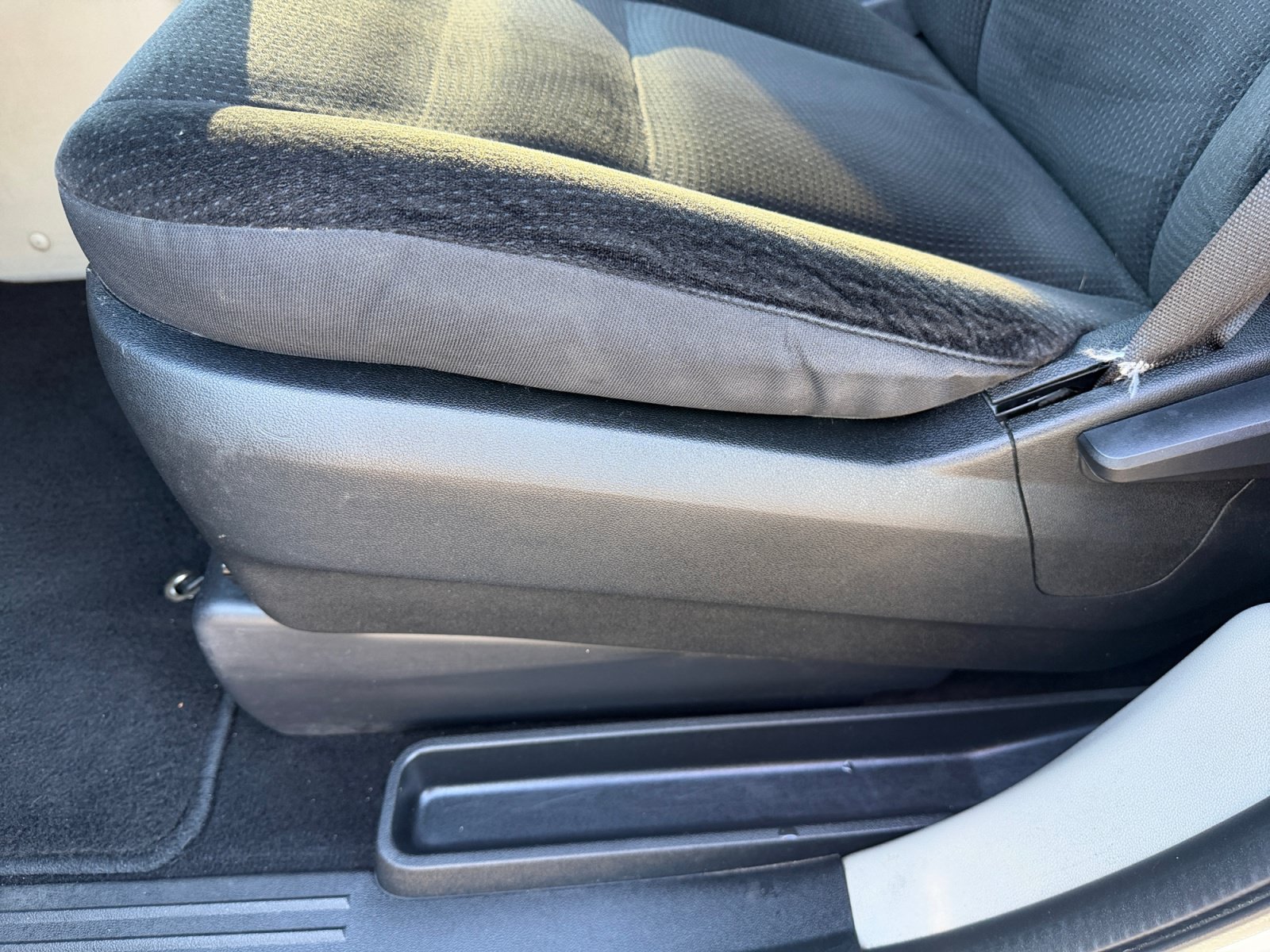 Used 2018 Dodge Grand Caravan SE w/ UConnect Hands-Free Group FWD image 14