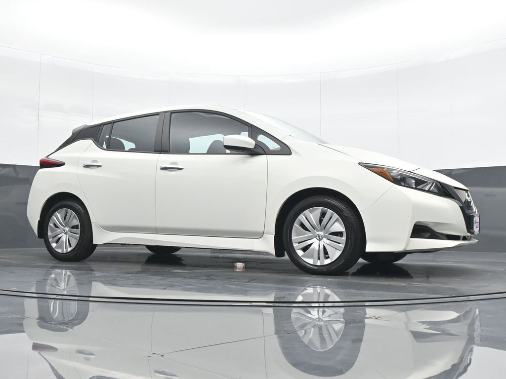 Used 2022 Nissan Leaf S image 23